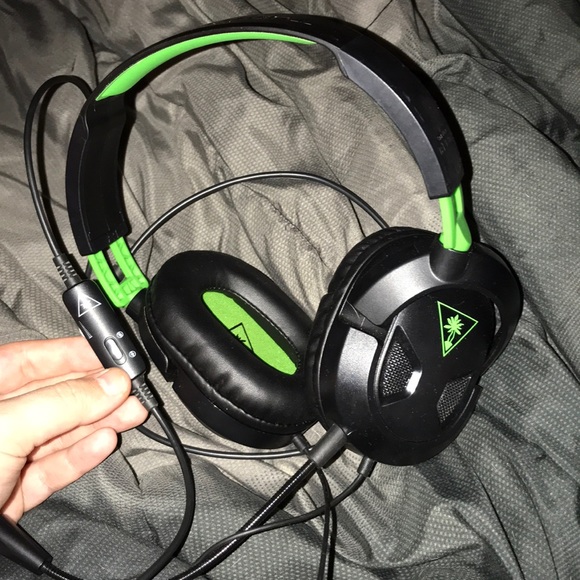 Turtle Beach Other - Turtle Beach Headphones with a mic